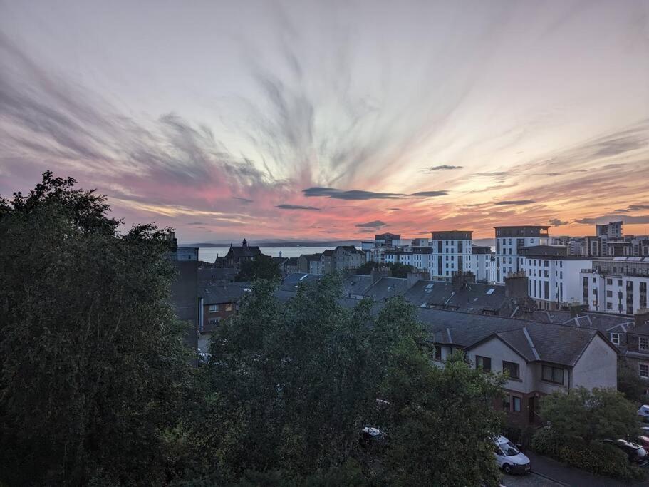 Apartamento Peaceful Oasis By The Sea Edimburgo Exterior foto